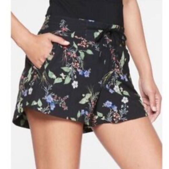 Athleta Black Floral Print Drawstring Waist Zip Pocket Athleisure Shorts - Picture 1 of 15